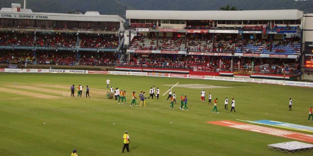 KFC T20 Big Bash 2025 fogadási tippek és szorzók – Fogadj előre!