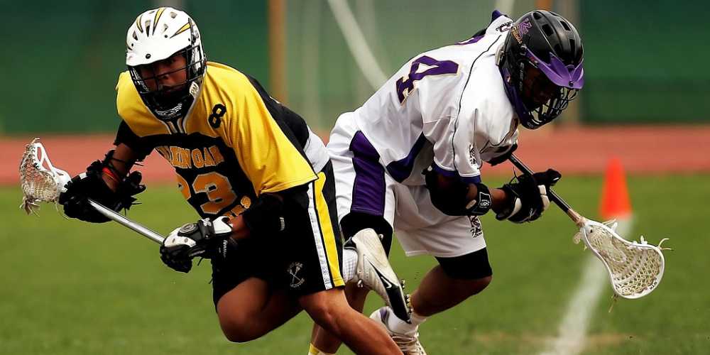 Két lacrosse játékos - Lacrosse Premier Liga szorzók 2025-ben