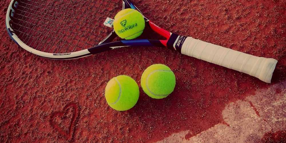 tennisz ütő szívvel - online pekingi ATP tennisz szorzók 2025