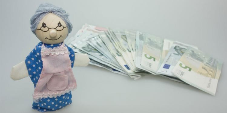 Egy nyugdíjas nénit teljesen megborított az óriási bingó nyeremény