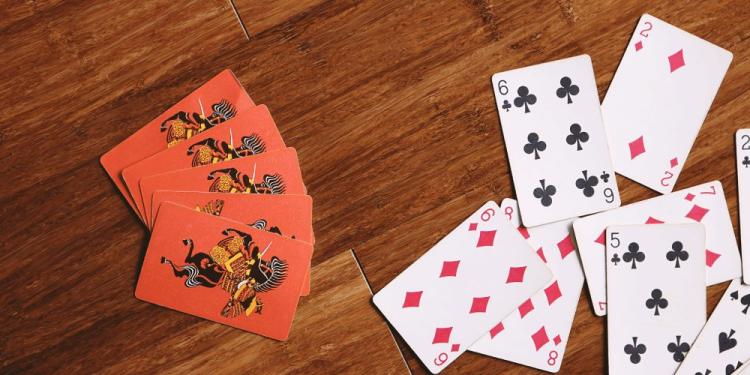Jóslás póker paklival – Egy új tarot?