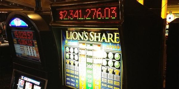 New Hampshire Couple Wins Huge Jackpot in Las Vegas