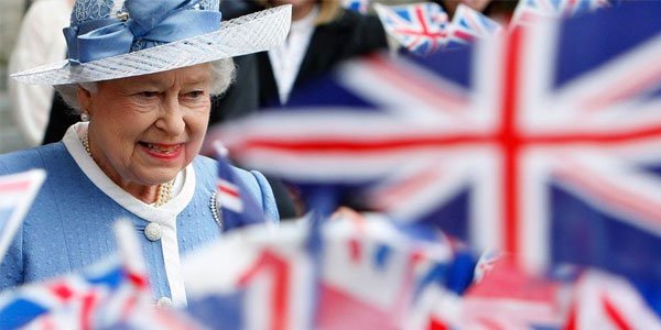 7 Ways To Tell The Queen Is In Your Local Casino