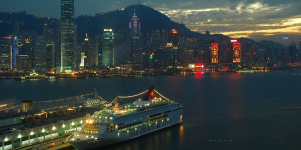 Police Takes Action Against Fighting Bands Which Control Cruise Casino Ships in Hong Kong