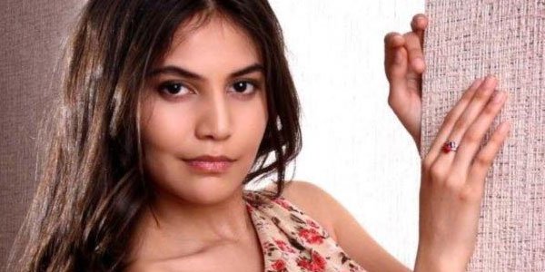 Betting on the Identity of the Mysterious Miss Uzbekistan