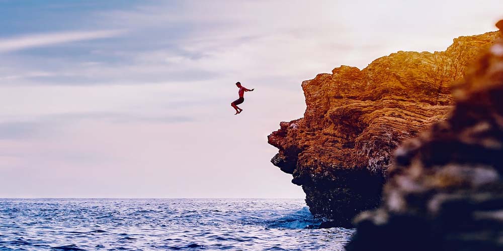 How to Win at Cliff Diving (and Survive)