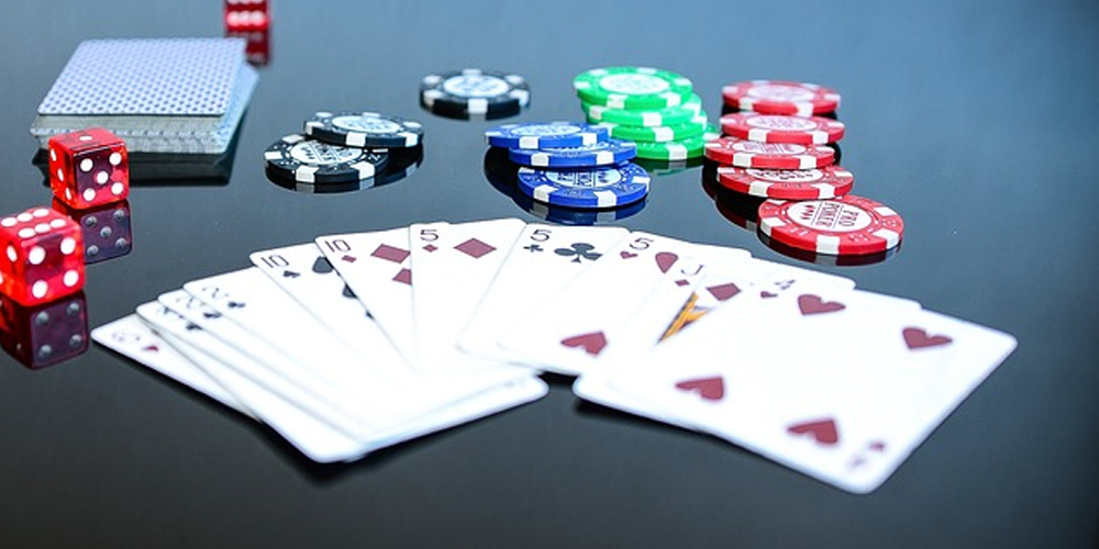 Five Reasons Why You Should Play Live Poker