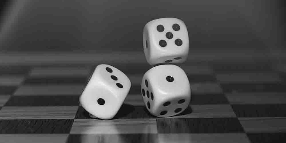 How to Play Five Dice Poker Online?