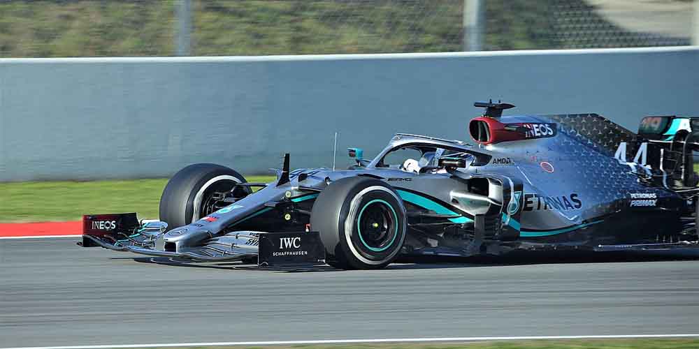 Mercedes Bet On Lewis Hamilton Signing Up Again