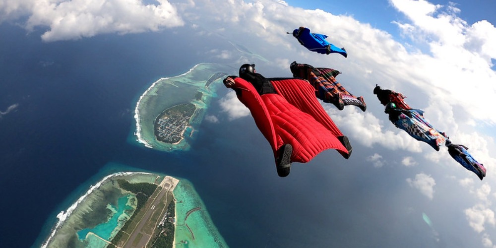 Wingsuit Flying Guide for Beginners: How to Fly Like a Bird