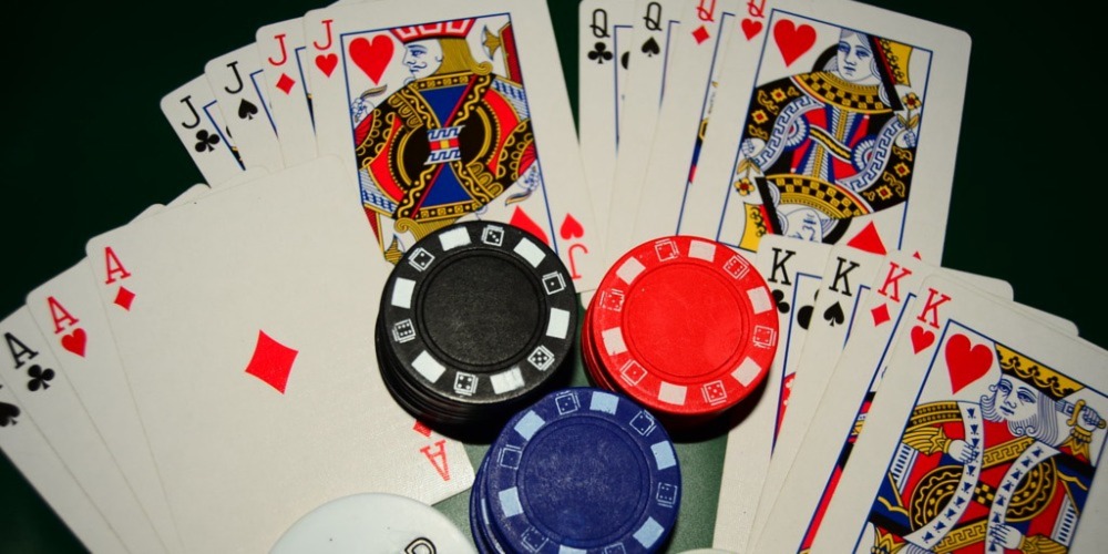 Most Common Bluffs In Poker The Best Tip For Beginners GamingZion