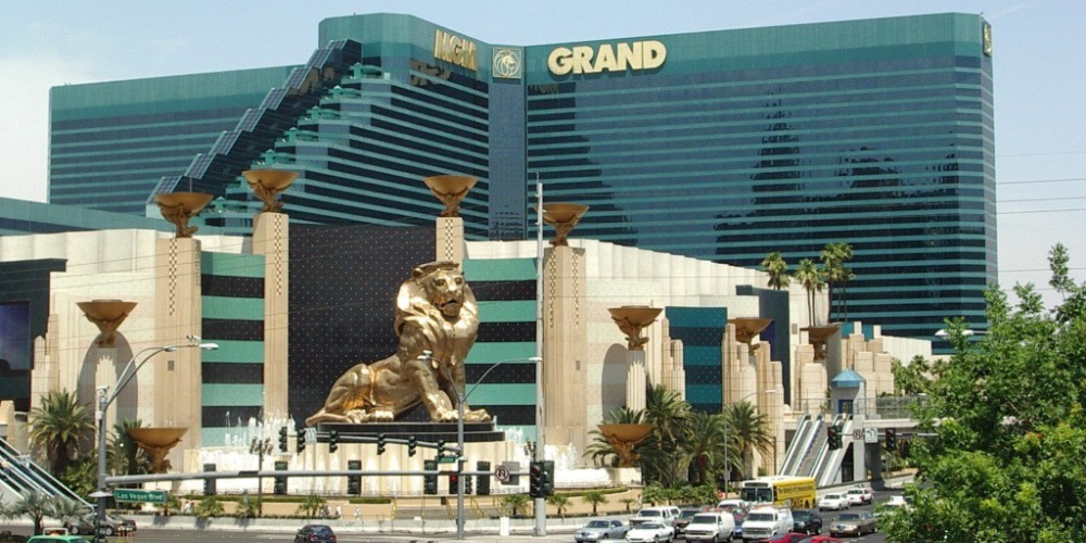 MGM's casinos permitting selfies