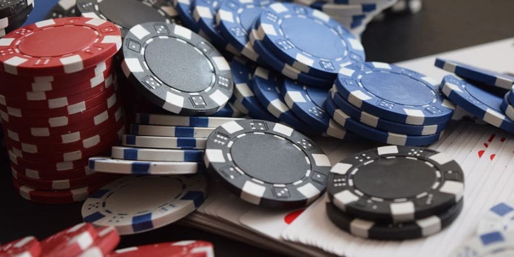Poker influencers on Bluesky