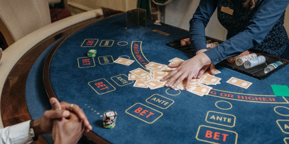 online casino dealer schools