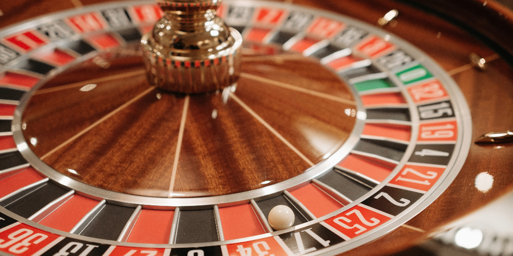 low-volatility roulette betting strategies