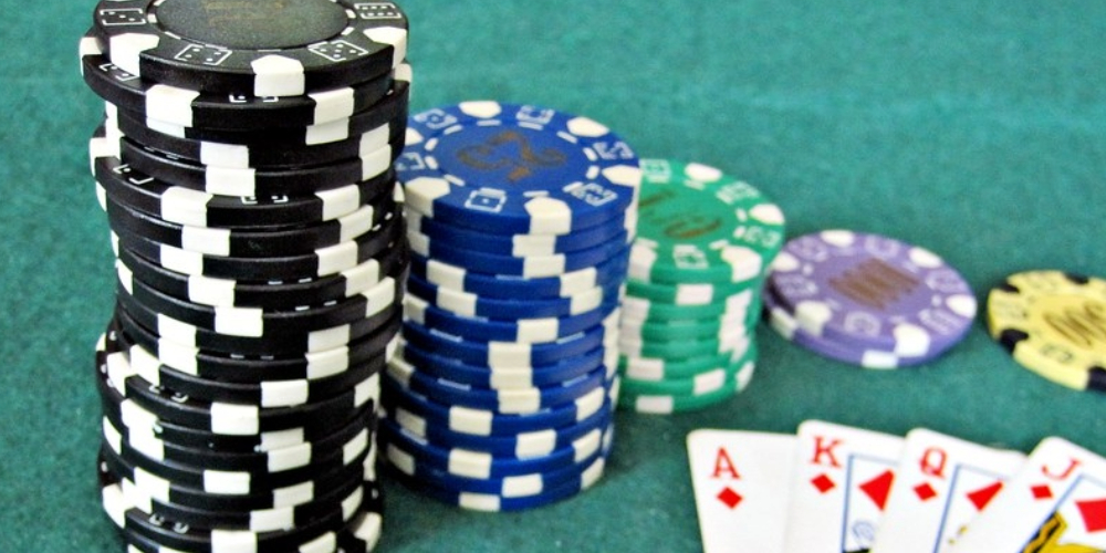 How to Play Bonus Poker