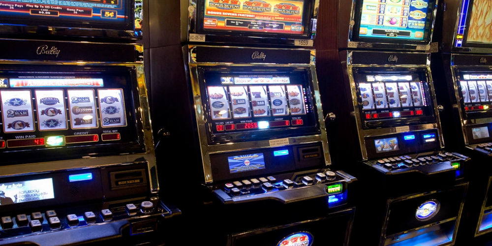 how casinos make money on slots
