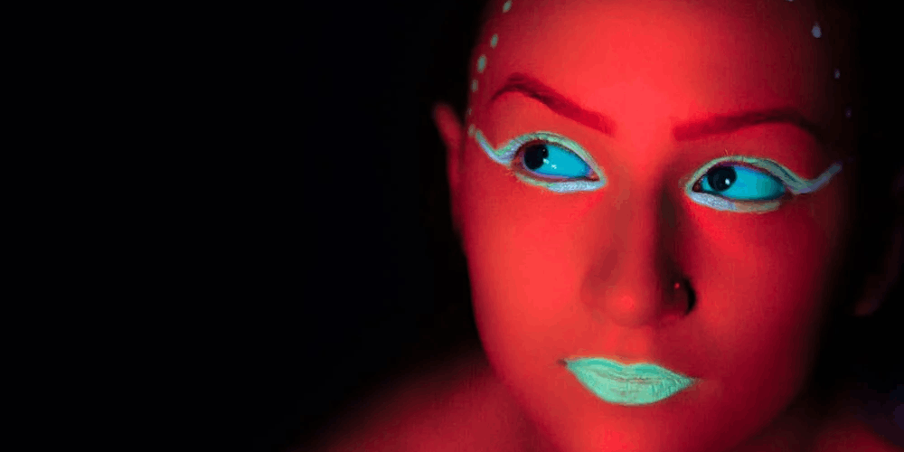 how to control others in poker?