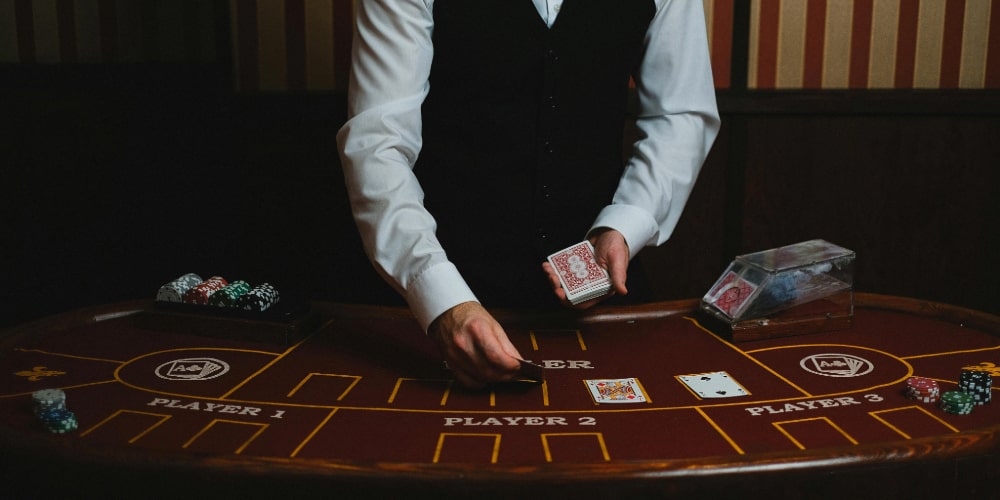 How Easy Is It To Become A Live Online Casino Dealer?