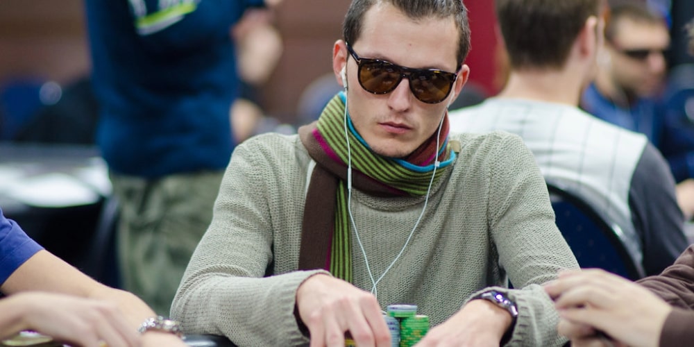 poker players wear sunglasses