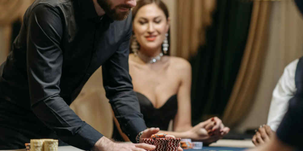 Player calculating bankroll size using the 20-buy-in rule in poker