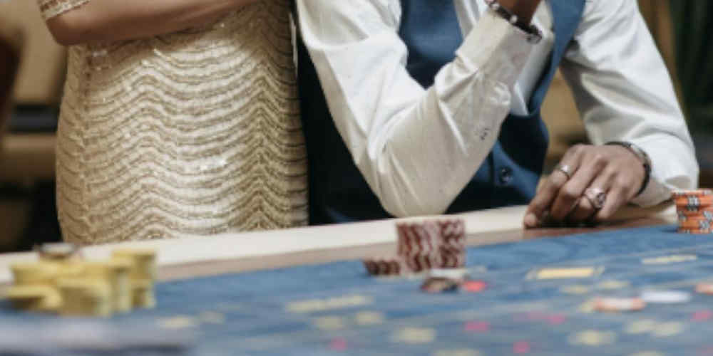 Player setting goals using a week-by-week bankroll strategy