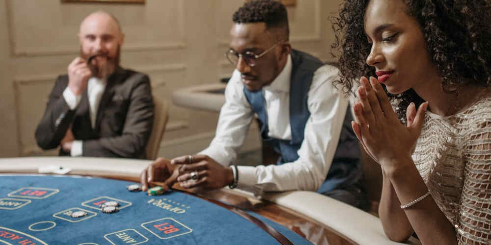 First Base Advantage represented in seating position at casino table games