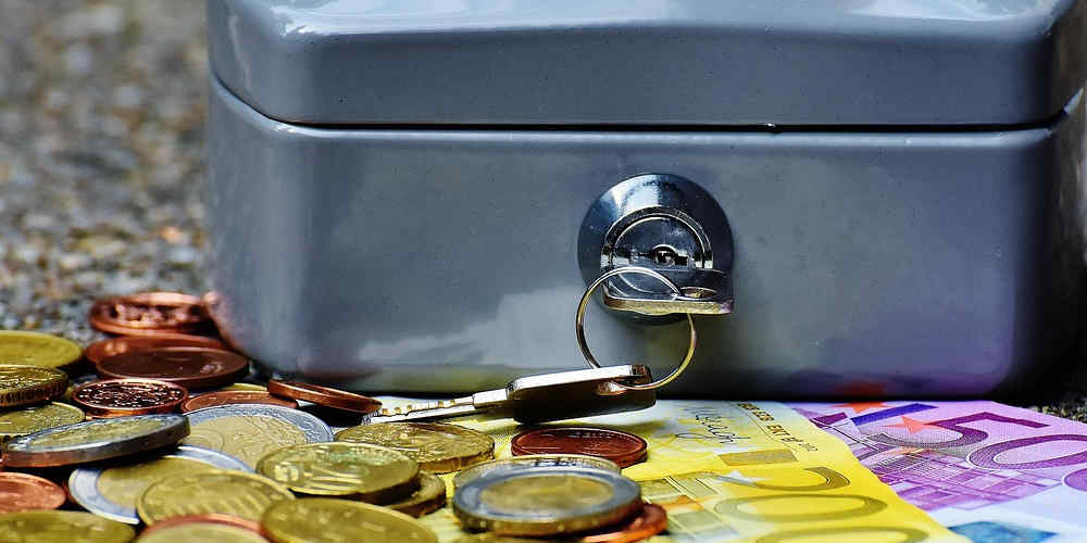 Responsible Gambling 2.0 represented with cash box