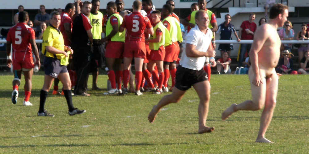 Americans vs British streakers represented with British streaker