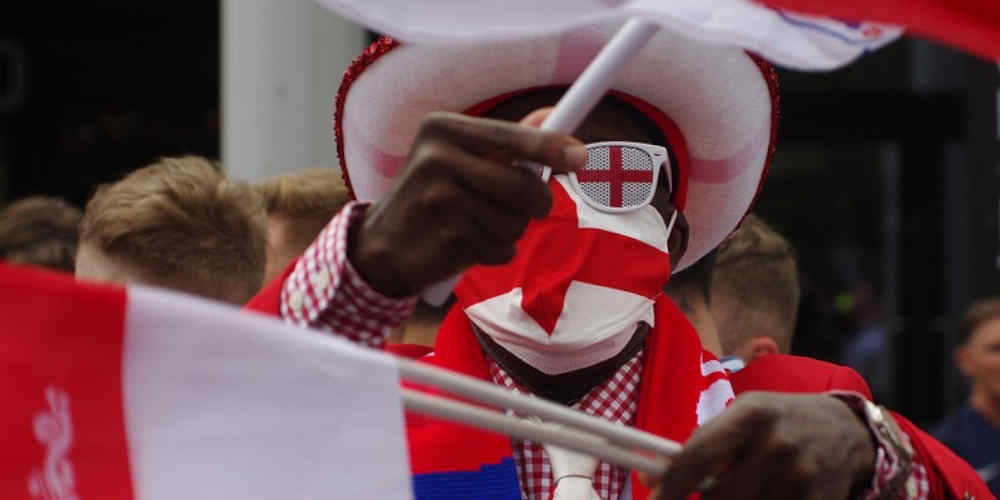 England fan is angry because England always loses in the World Cup
