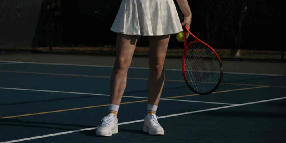 beginner betting on Wimbledon 2026 represented with a beginner tennis player