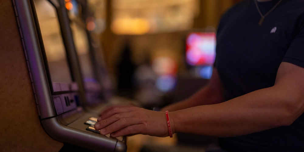 falling to sunk cost fallacy in gambling
