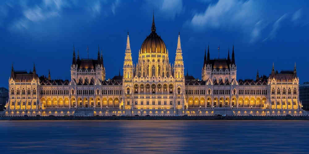 changes incasino gambling in Hungary repsresented with Hungarian parliament