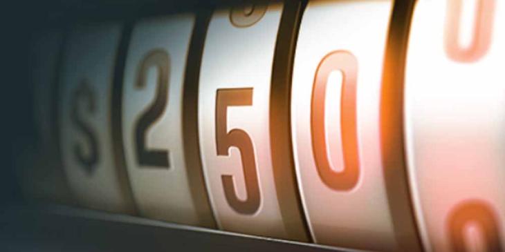 Weekly Poker Freerolls Online: Take Part to Win $ 2500