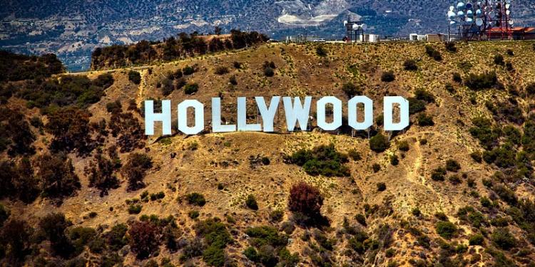 Club Hollywood Casino Slide 1