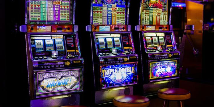 Caribbean Gold Casino Slide 1