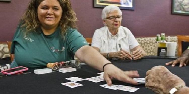 Poker Dealer Lefty Aims to Become a Top Dog