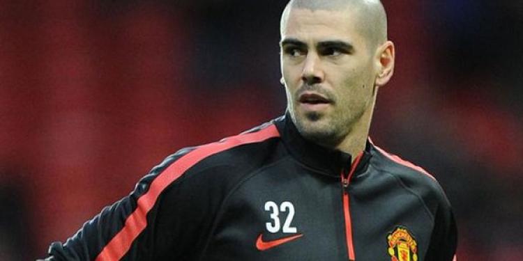 Valdes Left out from Manchester United Travelling Squad