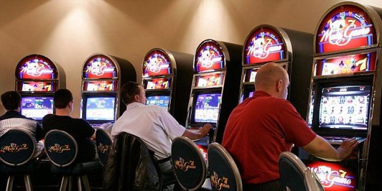 FOBTs Plaguing UK’s High Streets Under Attack from Local Councils