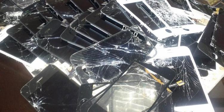 The Dumbness of Smartphones