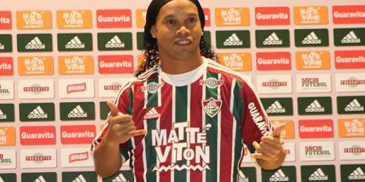 Ronaldinho Returns to Brazil with Fluminense