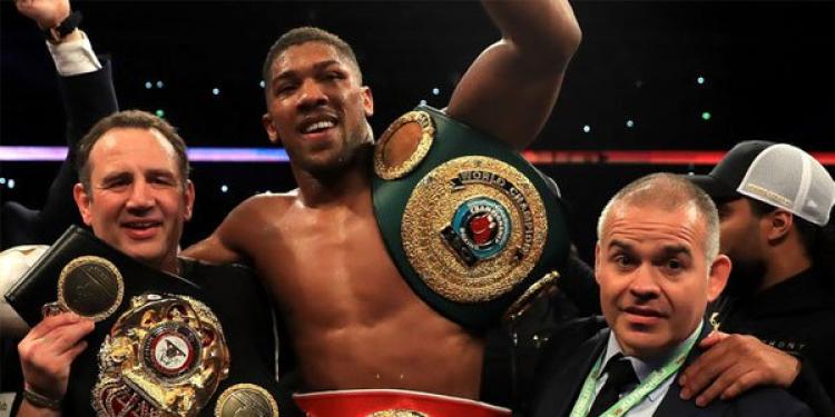 Here are 3 of the Biggest Boxing Fights in 2017 You Can Bet on Right Now