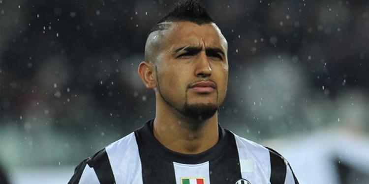 Bookmakers Predict Arturo Vidal Most Likely to End up at Manchester United