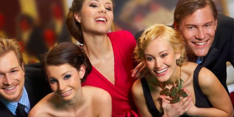 Four Badass Moves to Catch Attention in the Casino