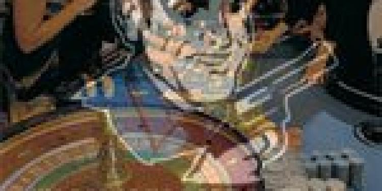 Police Knocks Out Another Illegal Pub and a Gambling Room