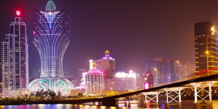 New Rules in Macau: Jewelry and Watch Retailers Banned from Card Devices