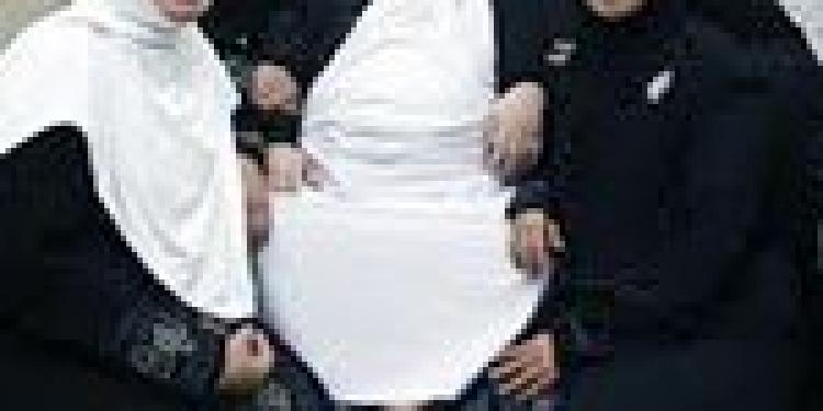 Police Arrest 13 Gamblers for Playing at Online Casinos in Malaysia