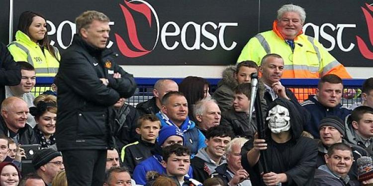 Fan Dressed As Grim Reaper Appears As Omen For Manchester United Manager