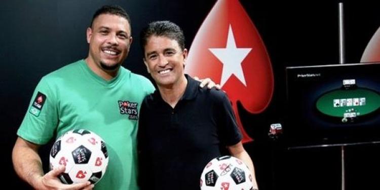 Ronaldo Gets Bluffed: Football Star Plays against Bebeto