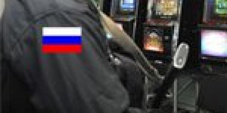 Two Prosecutors Arrested for Helping Illegal Online Casinos in Russia